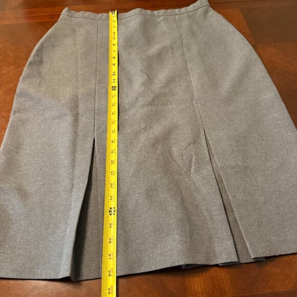 Dressbarn Womens L Gray Knee-Length Skirt With Pleats & Back Zip - Picture 2 of 10